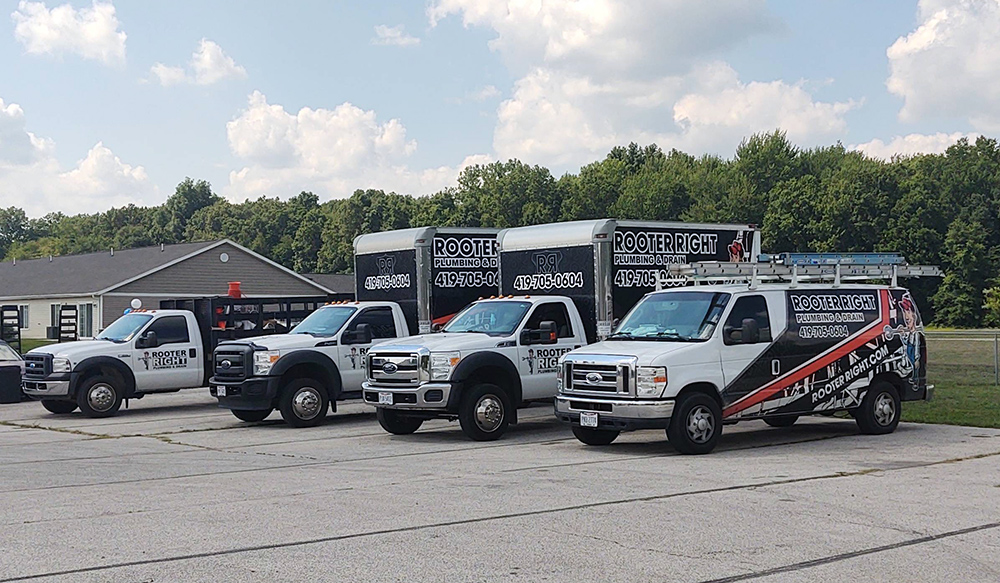 Rooter Right fleet of plumbing vehicles to support customers in the Toledo and Maumee area